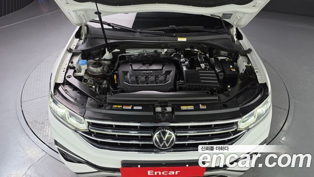 Volkswagen Tiguan Allspace 2.0 TSI Prestige 2022 — фото 6