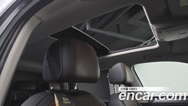 Volkswagen Tiguan Allspace 2.0 TSI Prestige 2022 — фото 18