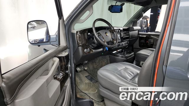 Chevrolet Express Van 6.0 2017 — фото 10