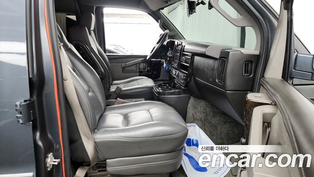Chevrolet Express Van 6.0 2017 — фото 11