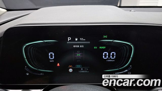 Kia Niro Prestige 2022 — фото 8