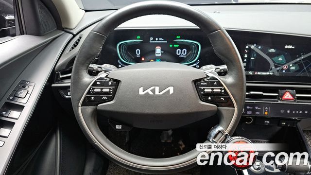 Kia Niro Prestige 2022 — фото 13
