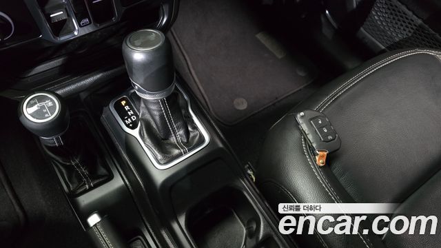 Jeep Wrangler (JL) 2.0 Overland Power Top 4Door 4xe 2022 — фото 9
