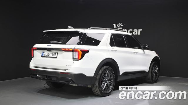 Ford Explorer (VI) 2.3 ST-Line 4WD 2025 — фото 2