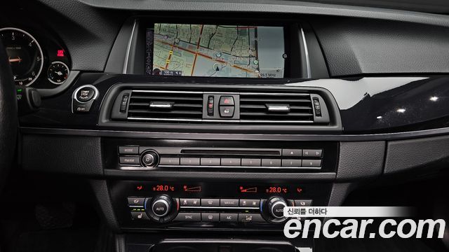 BMW 5 Series (F10) 520d xDrive 2015 — фото 14