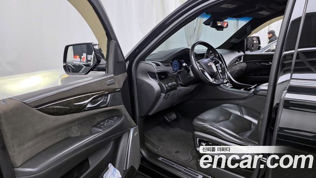 Cadillac Escalade 6.2 ESV 4th 2019 — фото 10