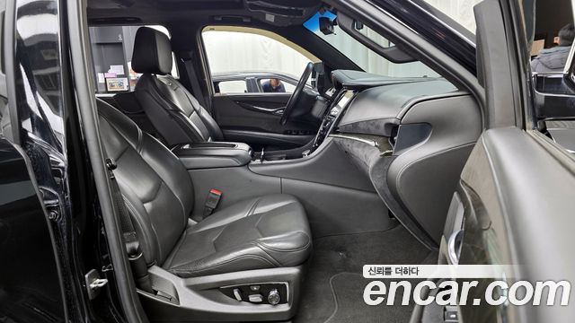 Cadillac Escalade 6.2 ESV 4th 2019 — фото 11