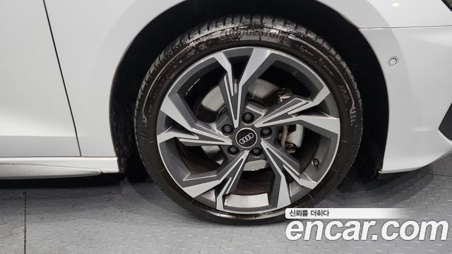 Audi A3 (8Y) 40 TFSI Premium 2024 — фото 5