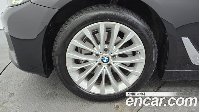 BMW 5 Series (G30) 523d xDrive Luxury 2021 — фото 5