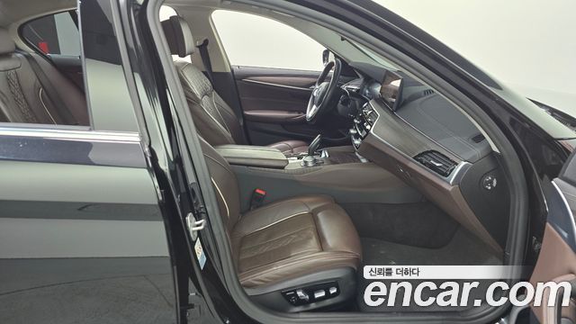 BMW 5 Series (G30) 523d xDrive Luxury 2021 — фото 11