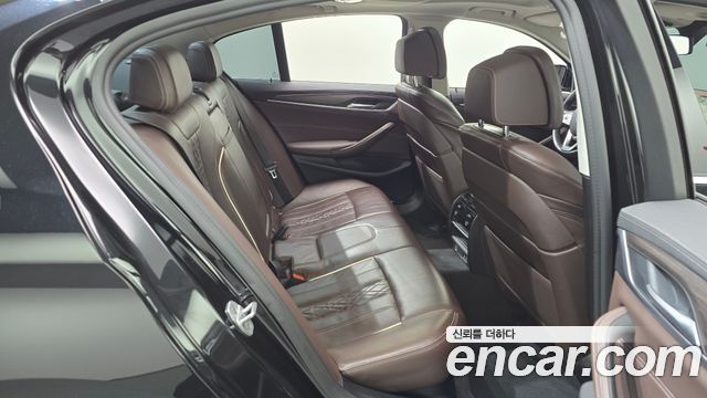 BMW 5 Series (G30) 523d xDrive Luxury 2021 — фото 12