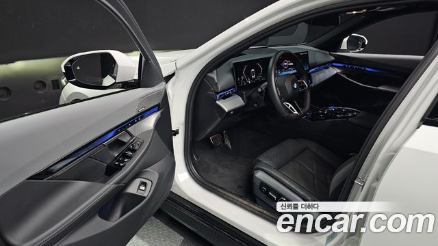 BMW 5 Series (G60) 530i xDrive M Sport 2025 — фото 11