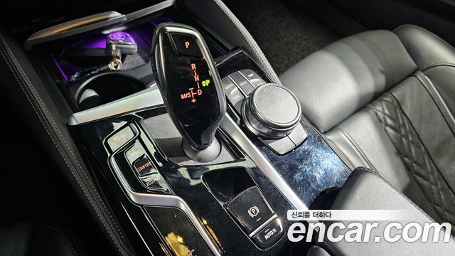BMW 5 Series (G30) 530i xDrive M Sport Package 2023 — фото 9