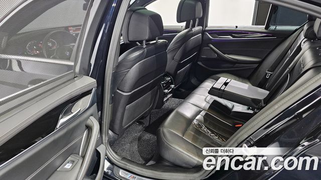 BMW 5 Series (G30) 530i xDrive M Sport Package 2023 — фото 11