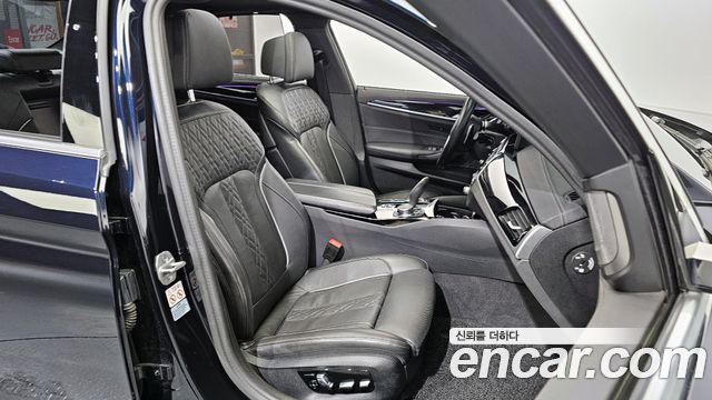 BMW 5 Series (G30) 530i xDrive M Sport Package 2023 — фото 12