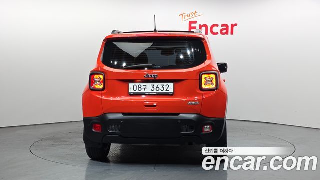 Jeep Renegade 2.4 Longitude High 2018 — фото 4