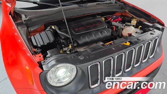 Jeep Renegade 2.4 Longitude High 2018 — фото 6