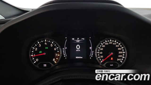 Jeep Renegade 2.4 Longitude High 2018 — фото 8