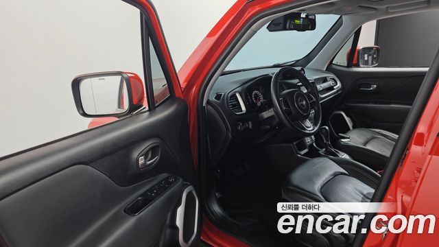 Jeep Renegade 2.4 Longitude High 2018 — фото 16