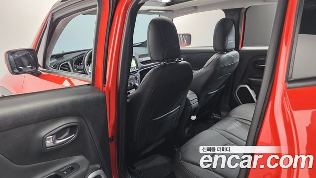 Jeep Renegade 2.4 Longitude High 2018 — фото 22
