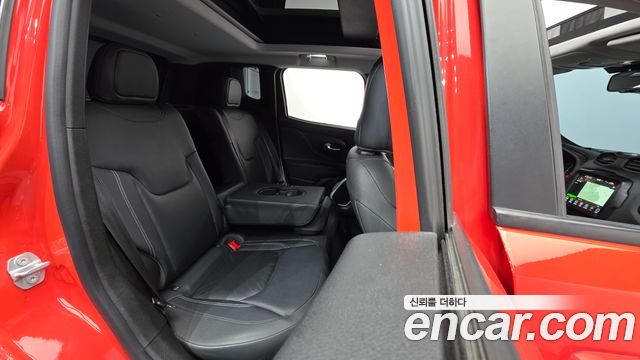 Jeep Renegade 2.4 Longitude High 2018 — фото 23