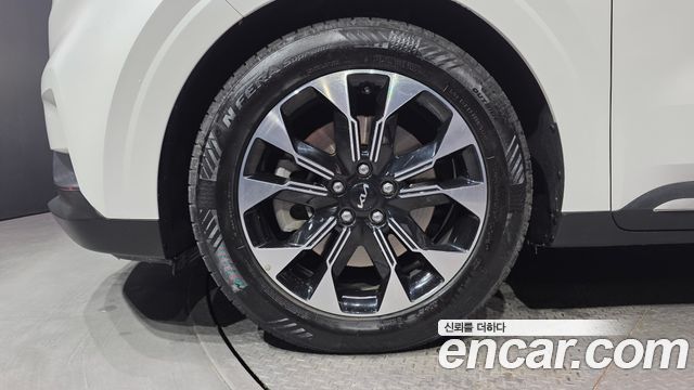 Kia Carnival (IV) Diesel 7-Seater Signature 2023 — фото 5