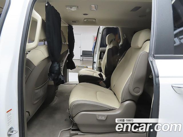 Kia Carnival (IV) Diesel 9-Seater Prestige 2023 — фото 10