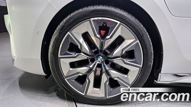BMW 7 Series (G70) 750e xDrive Design Pure Excellence 2023 — фото 5