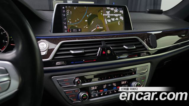 BMW 7 Series (G11) 730Ld xDrive 2016 — фото 11