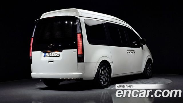 Hyundai Staria 4WD Lounge 9-Seater Limousine 2023 — фото 2