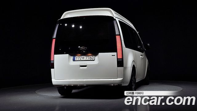 Hyundai Staria 4WD Lounge 9-Seater Limousine 2023 — фото 4