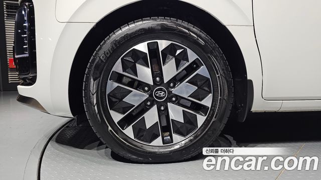 Hyundai Staria 4WD Lounge 9-Seater Limousine 2023 — фото 5