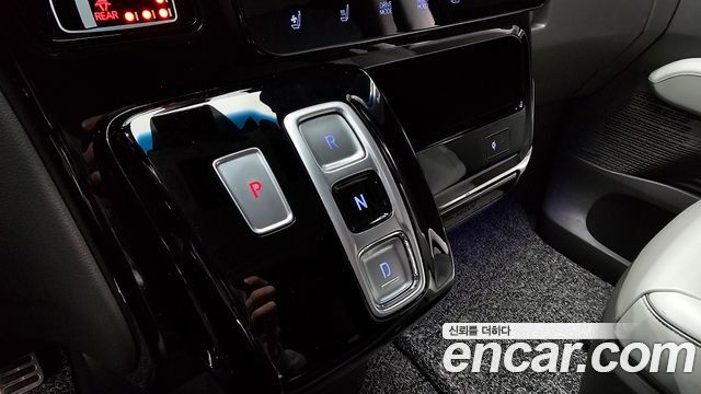 Hyundai Staria 4WD Lounge 9-Seater Limousine 2023 — фото 9