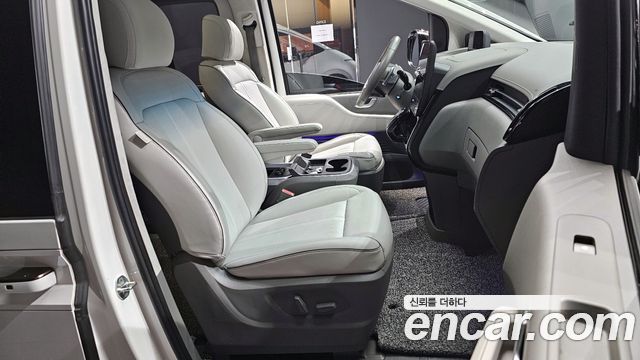 Hyundai Staria 4WD Lounge 9-Seater Limousine 2023 — фото 10