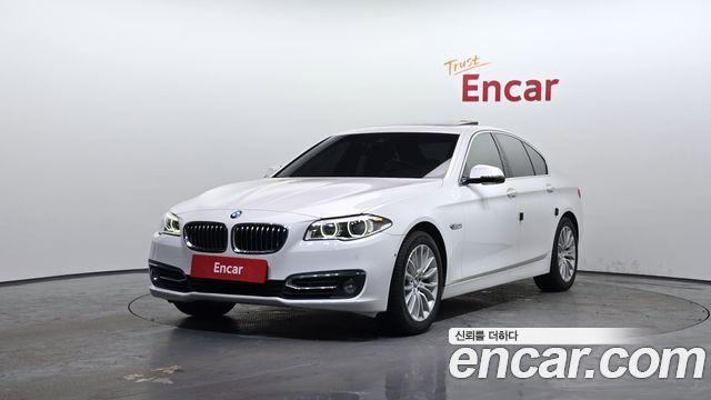 BMW 5 Series (F10) 528i Luxury Plus 2015 — фото 1