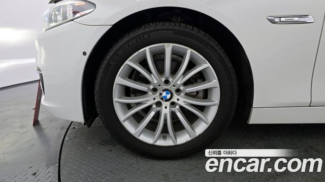 BMW 5 Series (F10) 528i Luxury Plus 2015 — фото 5