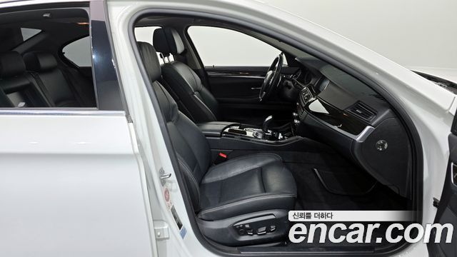 BMW 5 Series (F10) 528i Luxury Plus 2015 — фото 15