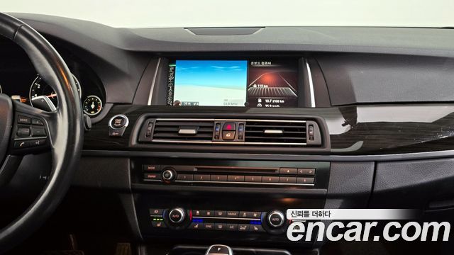 BMW 5 Series (F10) 528i Luxury Plus 2015 — фото 18