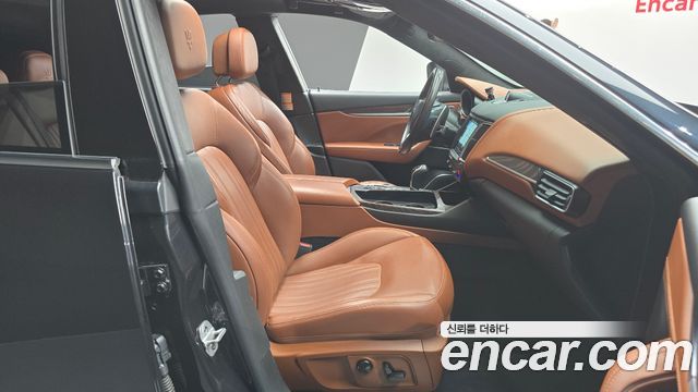 Maserati Levante 3.0 Diesel AWD GranLusso 2018 — фото 10