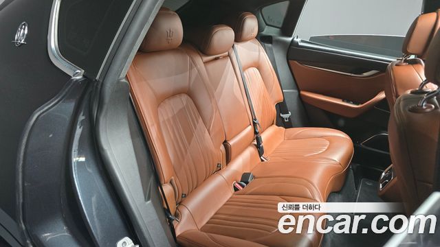 Maserati Levante 3.0 Diesel AWD GranLusso 2018 — фото 12