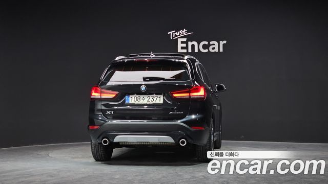BMW X1 (F48) xDrive 20i xLine 2021 — фото 4