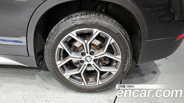 BMW X1 (F48) xDrive 20i xLine 2021 — фото 5