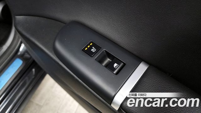 Hyundai Grandeur (GN7) 2,5 Gasoline 2WD Premium 2023 — фото 19