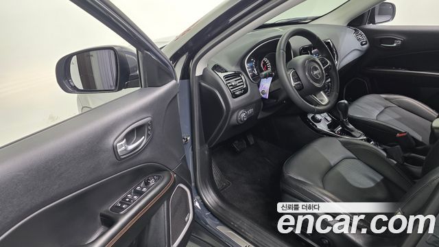 Jeep Compass (II) 2.4 Limitied AWD 2018 — фото 11