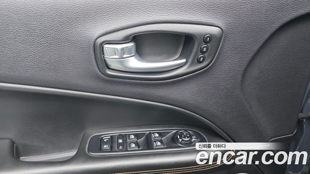 Jeep Compass (II) 2.4 Limitied AWD 2018 — фото 12