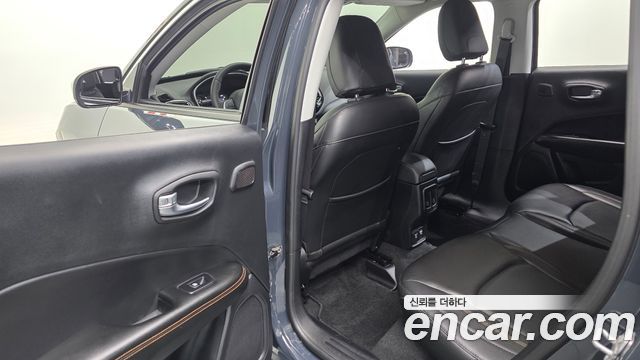 Jeep Compass (II) 2.4 Limitied AWD 2018 — фото 18