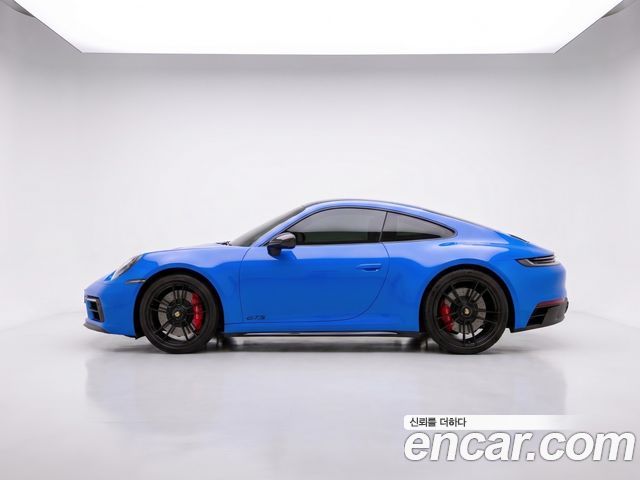 Porsche 911 (992) Carrera 4 GTS