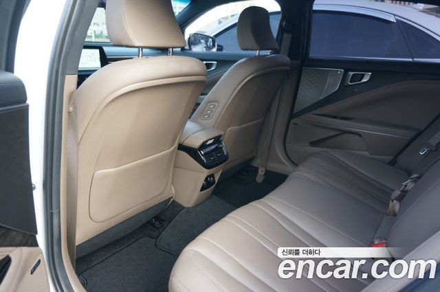 Kia K8 2.5 Gasoline 2WD Noblesse 2023 — фото 19
