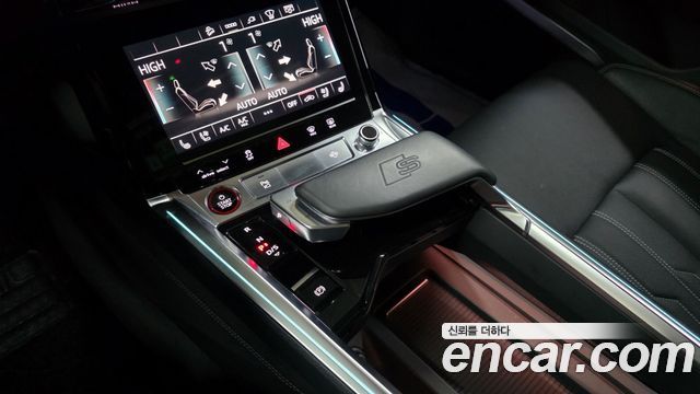 Audi e-tron S 2022 — фото 20