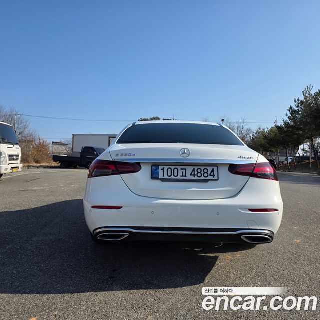 Mercedes-Benz E-Class (W213) E220d 4MATIC Exclusive 2022 — фото 4